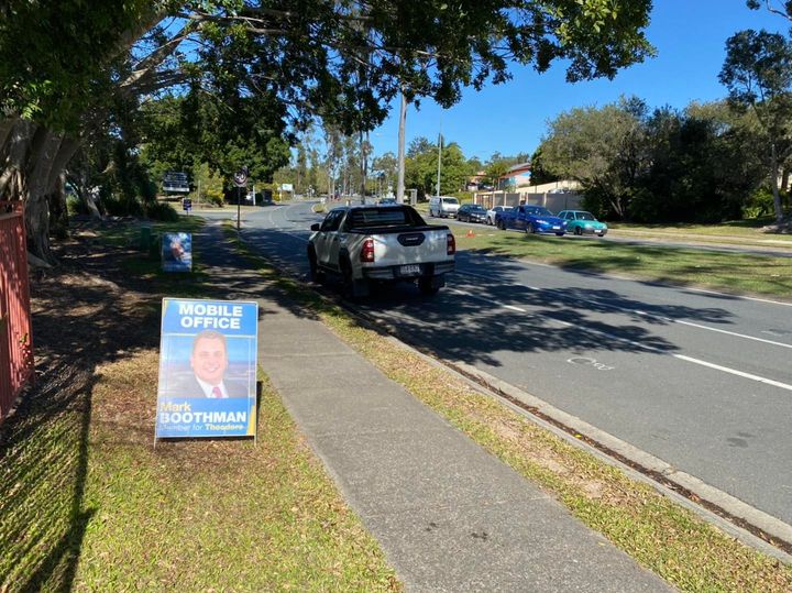 Community Roadside Helensvale